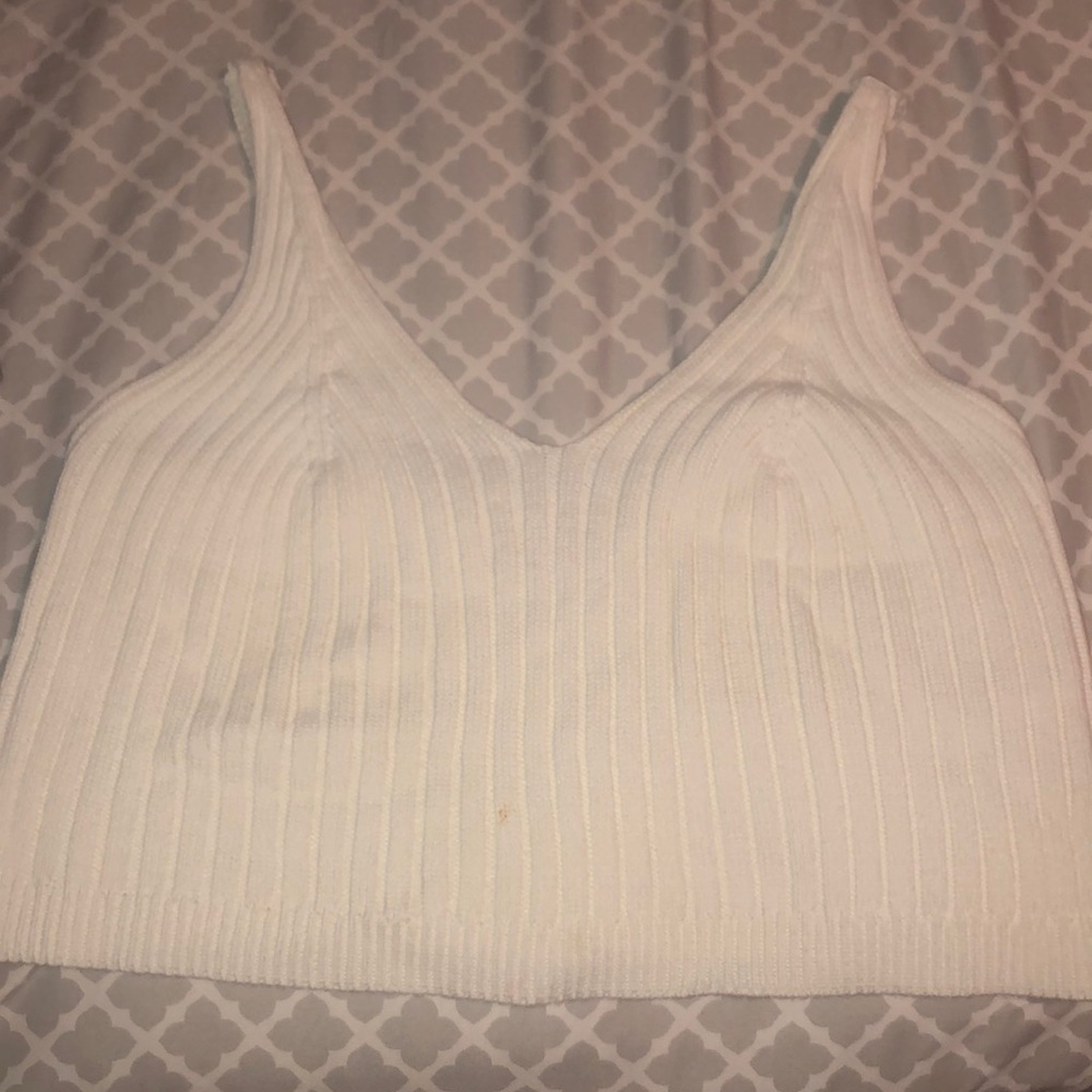white ribbed cropped top